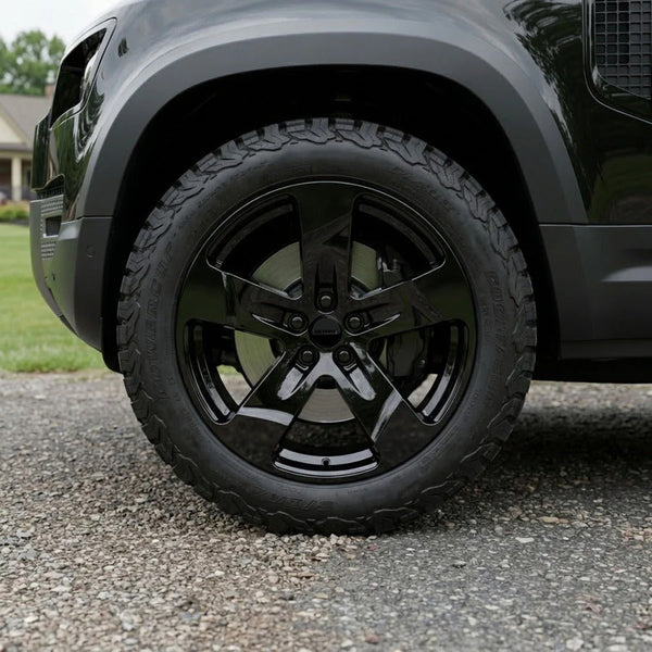 Hawke alloy wheels on Defender with rugged tyres